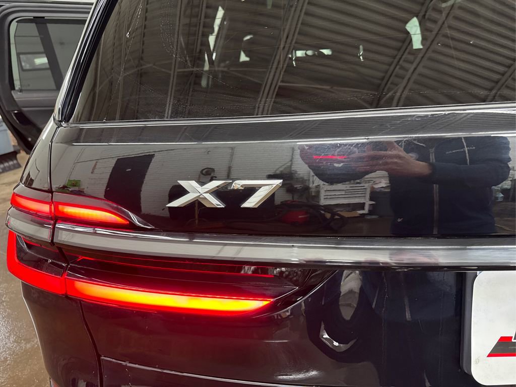 Certified 2025 BMW X7 xDrive40i w/ M Sport Package image 15