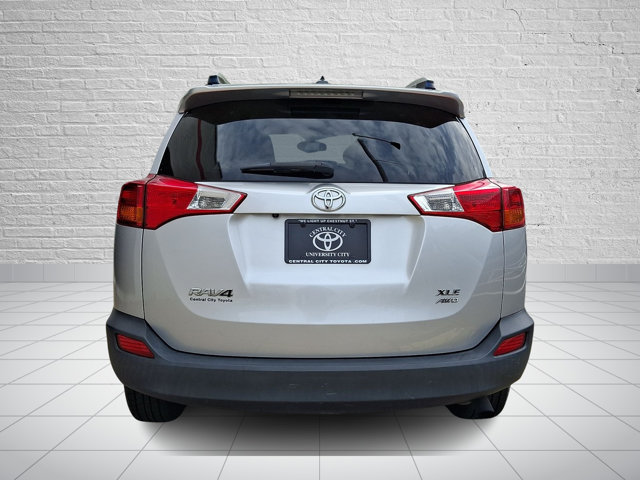 Used 2015 Toyota RAV4 XLE AWD/4WD image 5