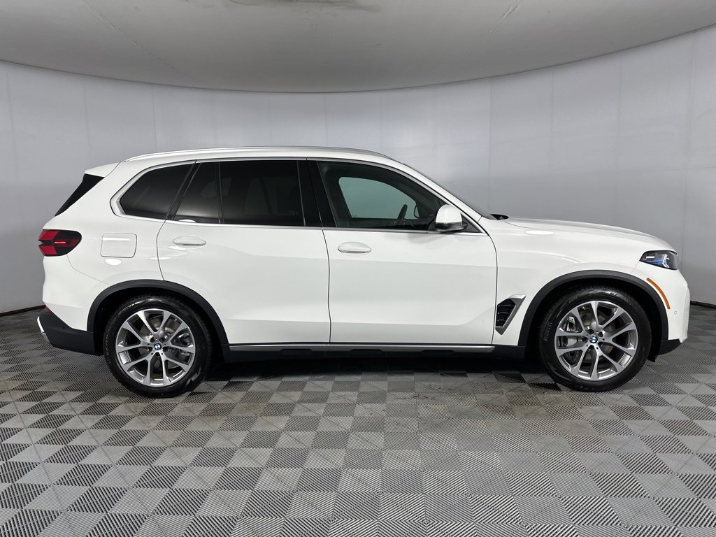 New 2026 BMW X5 xDrive50e w/ Premium Package image 25