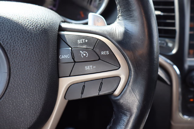 Used 2016 Jeep Grand Cherokee Laredo 75th Anniversary AWD/4WD image 8