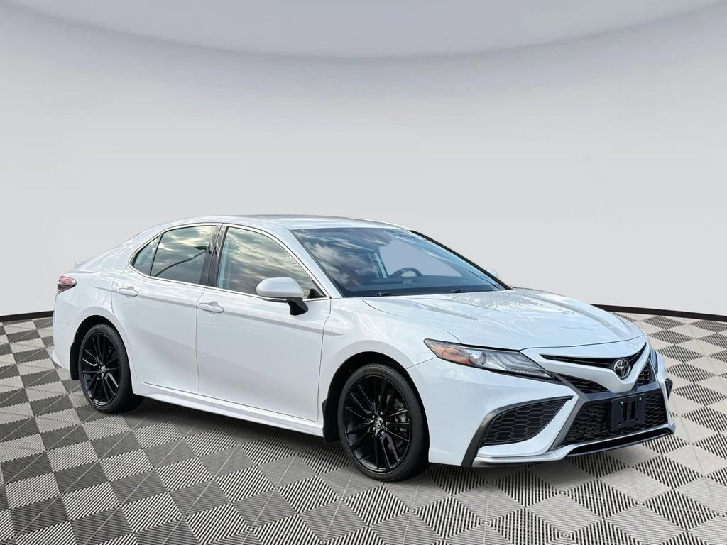 Used 2022 Toyota Camry XSE image 1