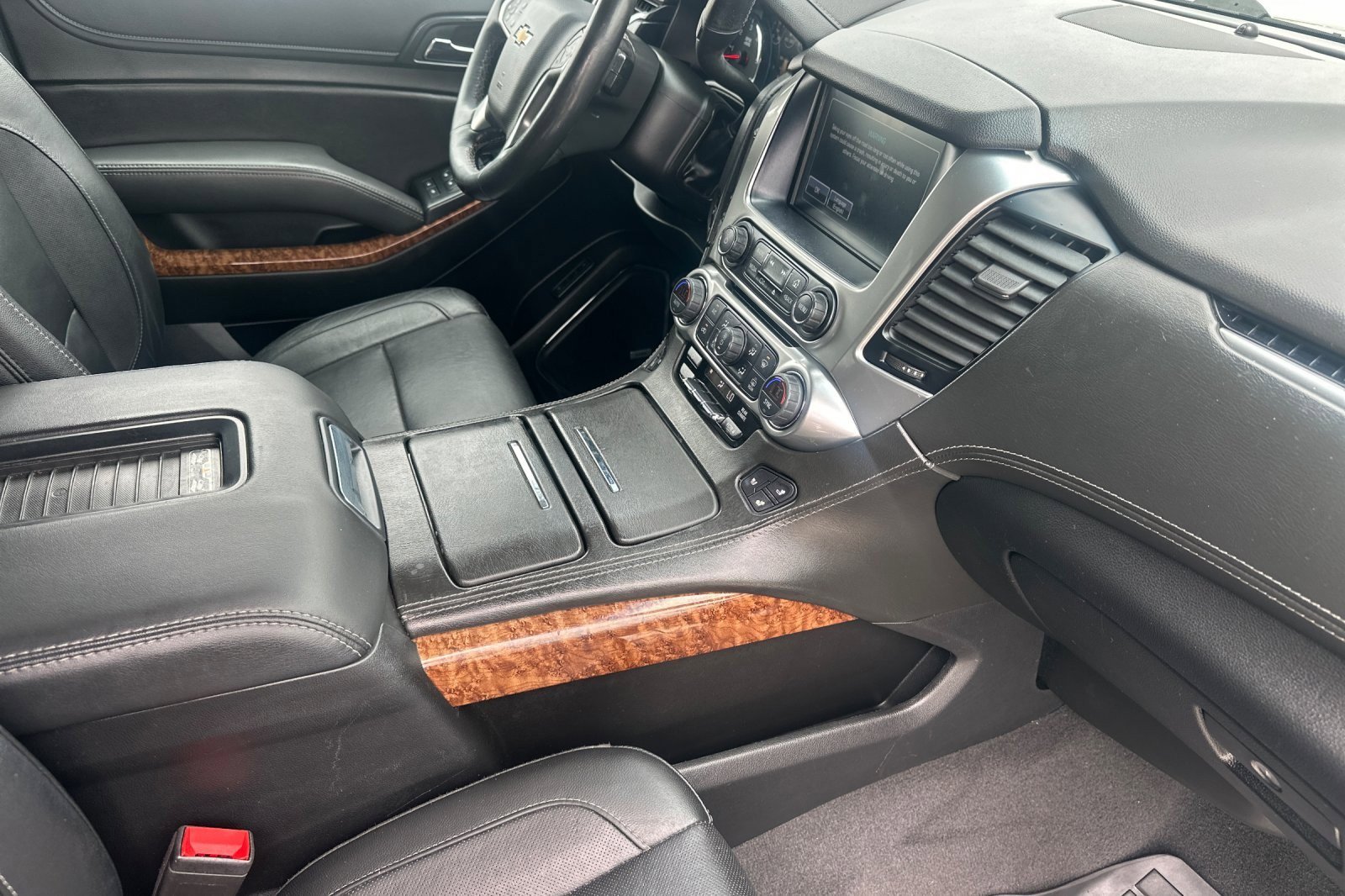 Used 2020 Chevrolet Suburban Premier w/ RST 6.2L Performance Edition RWD image 16