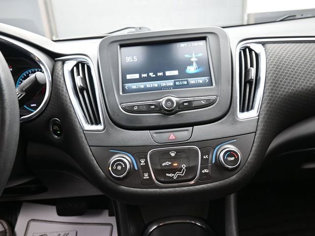 Used 2018 Chevrolet Malibu LT image 10