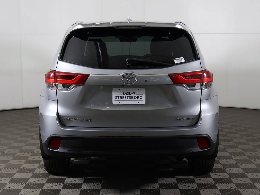 Used 2017 Toyota Highlander XLE image 14