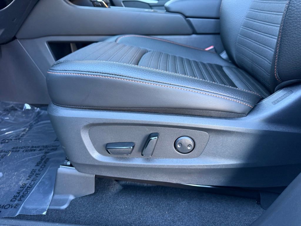 New 2025 Nissan Pathfinder Rock Creek image 15