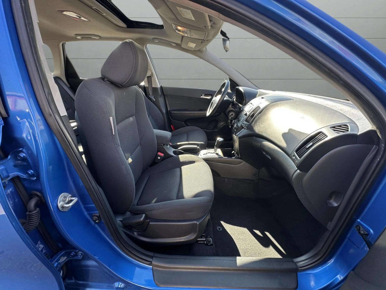 Used 2010 Hyundai Elantra SE image 34