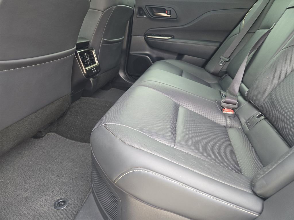 Used 2024 Toyota Crown Limited image 32