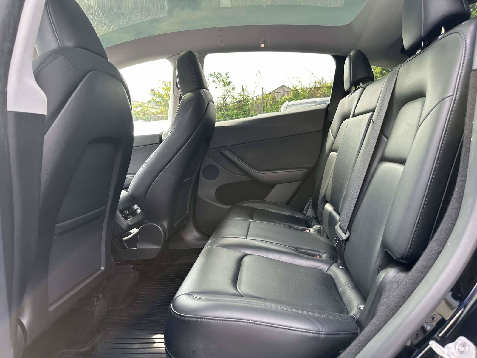 Used 2023 Tesla Model Y Long Range AWD/4WD image 19
