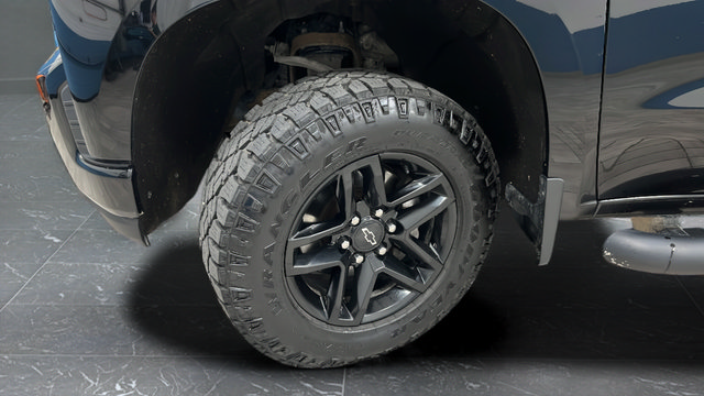 Used 2021 Chevrolet Silverado 1500 LT Trail Boss w/ Convenience Package II AWD/4WD image 38