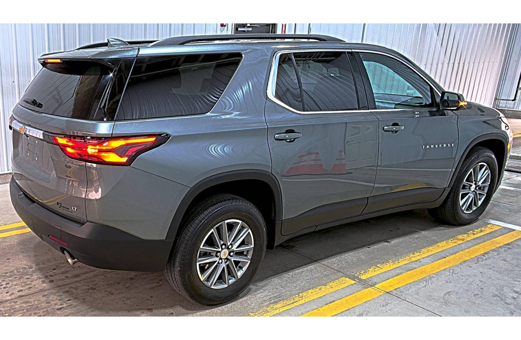 Used 2023 Chevrolet Traverse LT AWD/4WD image 4