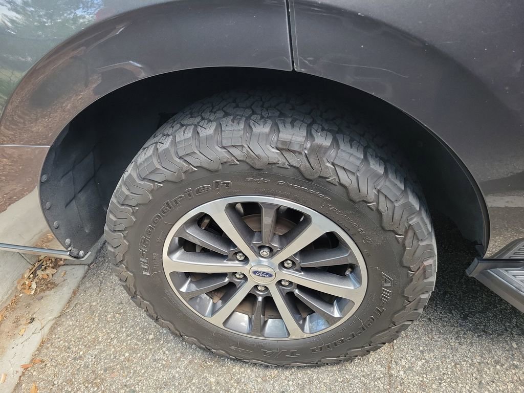 Used 2021 Ford Expedition XLT image 15