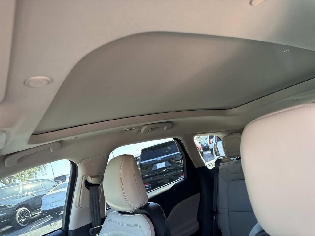 New 2026 Lincoln Corsair Premiere image 32