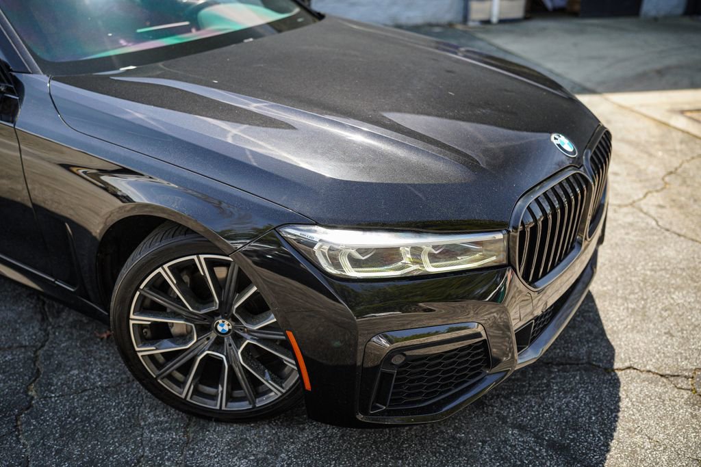 Used 2022 BMW 740i w/ M Sport Package RWD image 8
