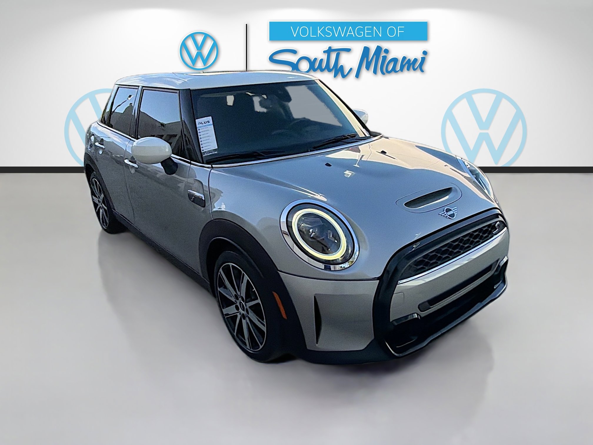 Used 2024 MINI Cooper S image 1
