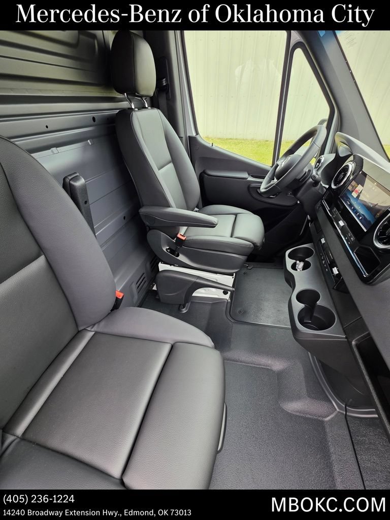 Used 2026 Mercedes-Benz Sprinter 2500 image 12