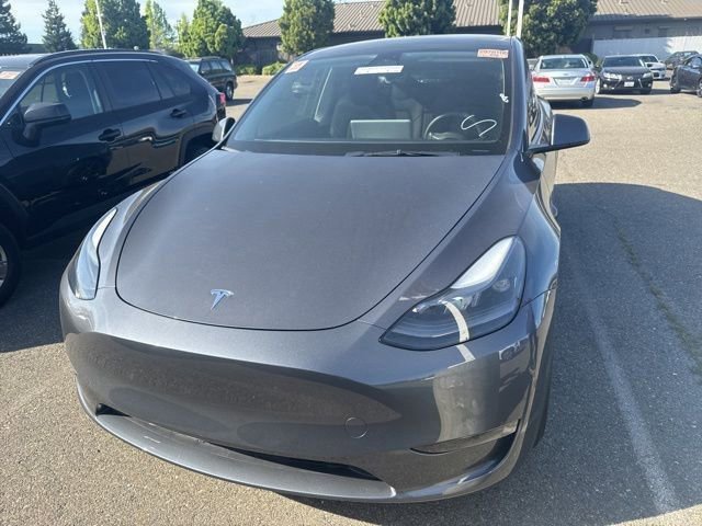 Used 2023 Tesla Model Y Performance image 2