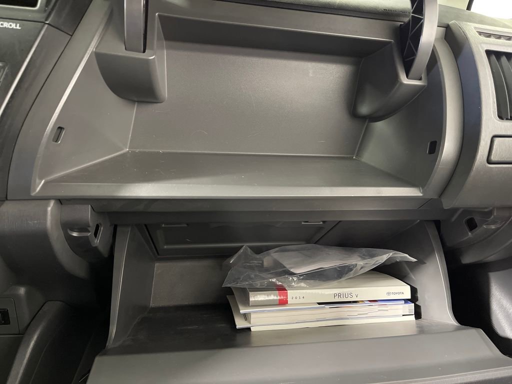 Used 2014 Toyota Prius V Two image 28