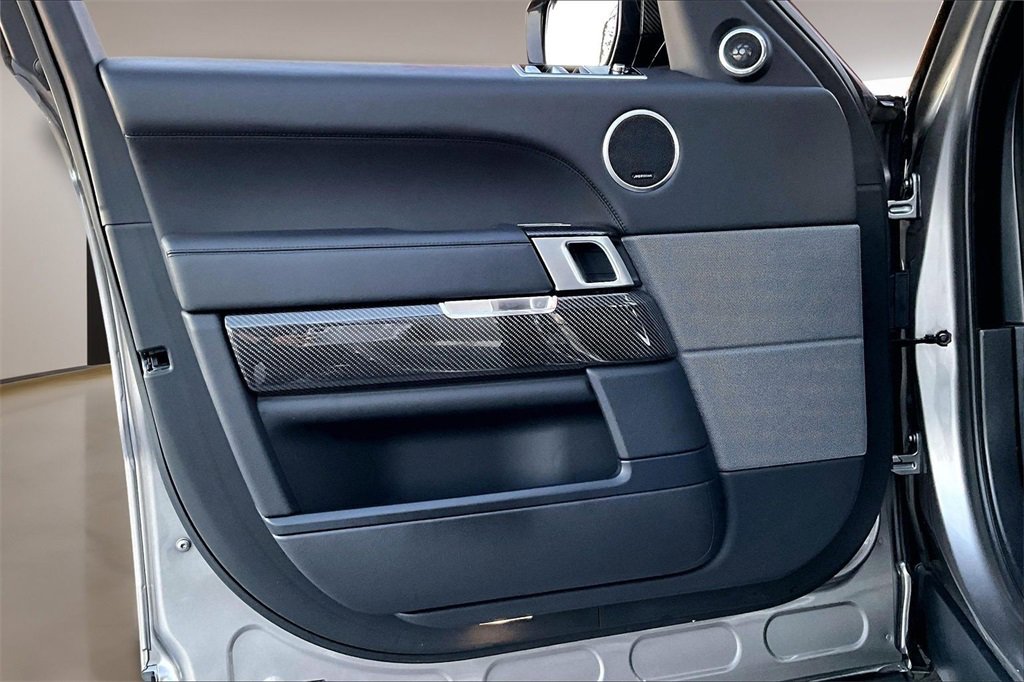 Used 2022 Land Rover Range Rover Sport SVR image 18