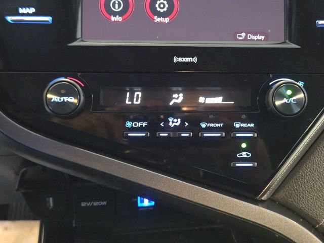 Used 2020 Toyota Camry SE image 18