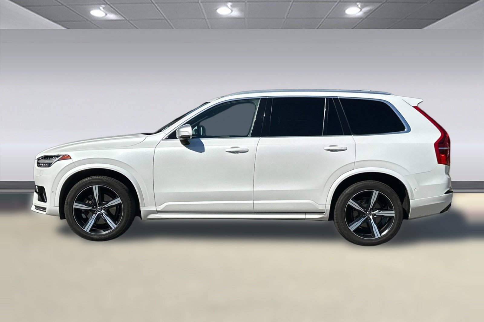 Used 2019 Volvo XC90 T6 R-Design w/ Advanced Package AWD/4WD image 2