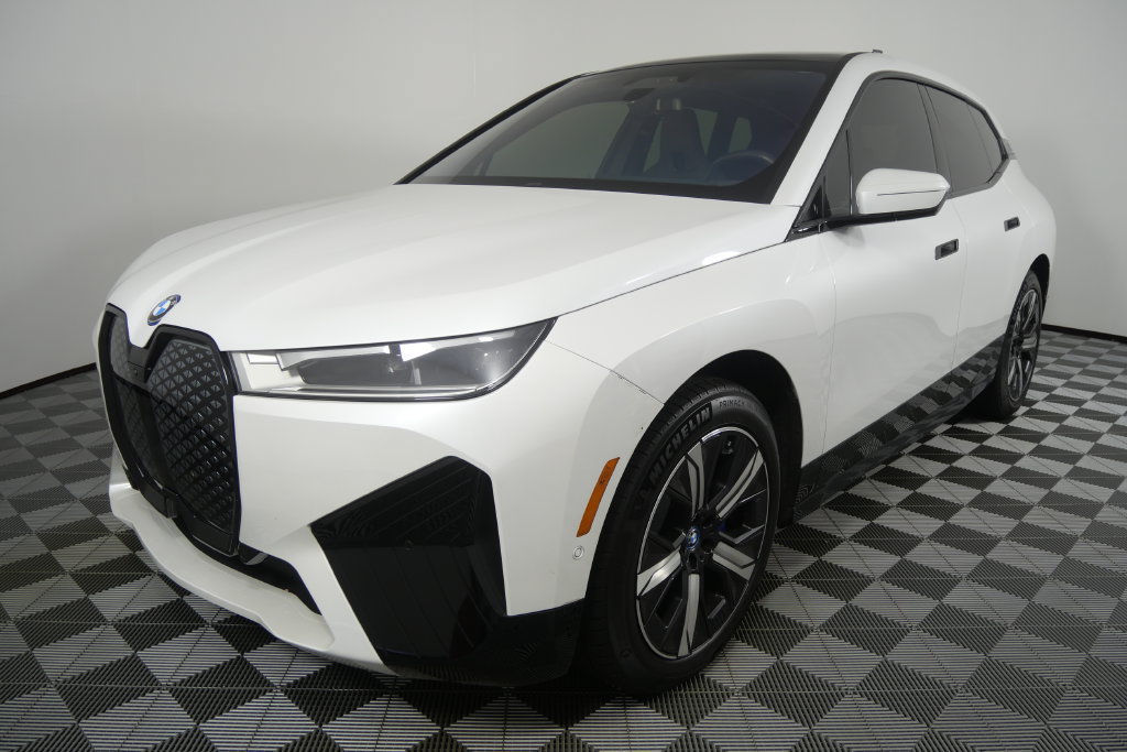 Certified 2024 BMW iX xDrive50 w/ Premium Package AWD/4WD image 8