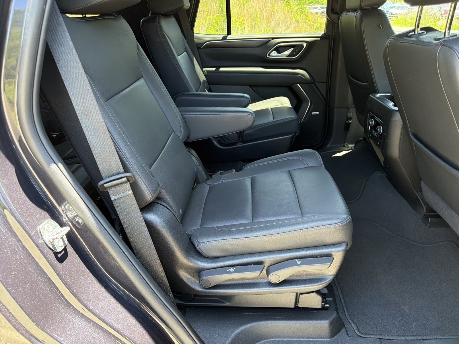 Used 2024 Chevrolet Tahoe LT AWD/4WD image 15