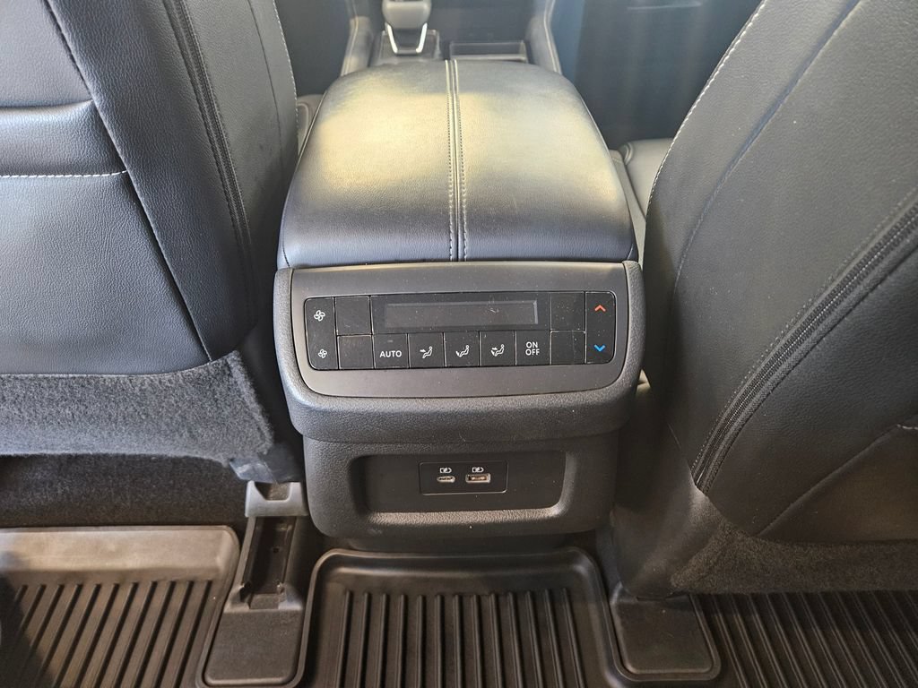 Used 2023 Nissan Pathfinder SL AWD/4WD image 22
