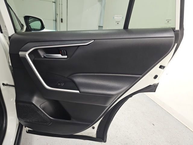 Certified 2022 Toyota RAV4 XLE image 33