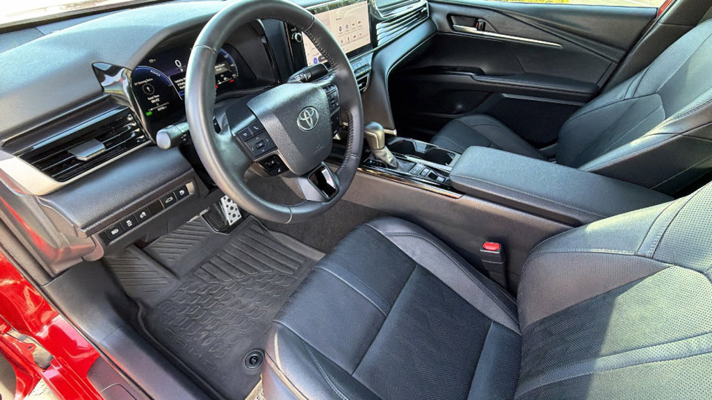 Used 2025 Toyota Camry XSE w/ Premium Package image 10