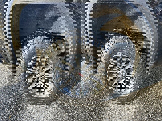 Used 2022 GMC Sierra 1500 AT4 w/ AT4 Premium Package image 12