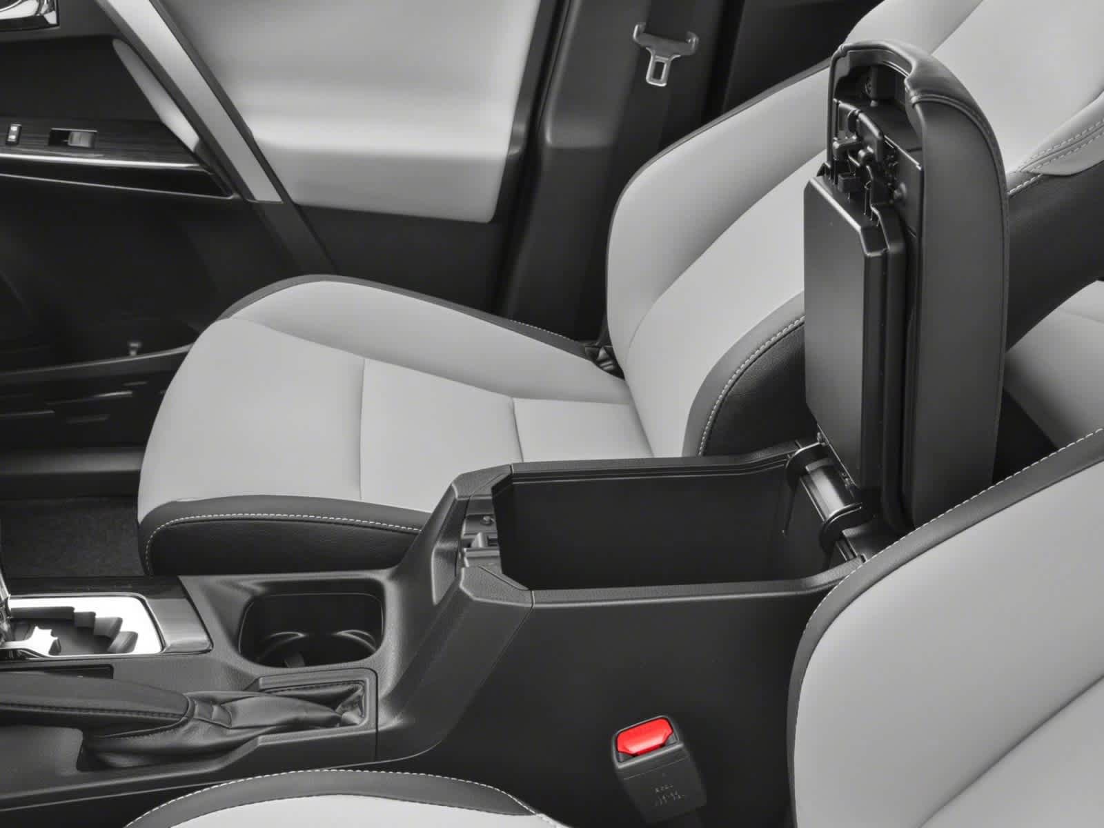 Used 2018 Toyota RAV4 SE w/ Advanced Technology Package FWD image 9