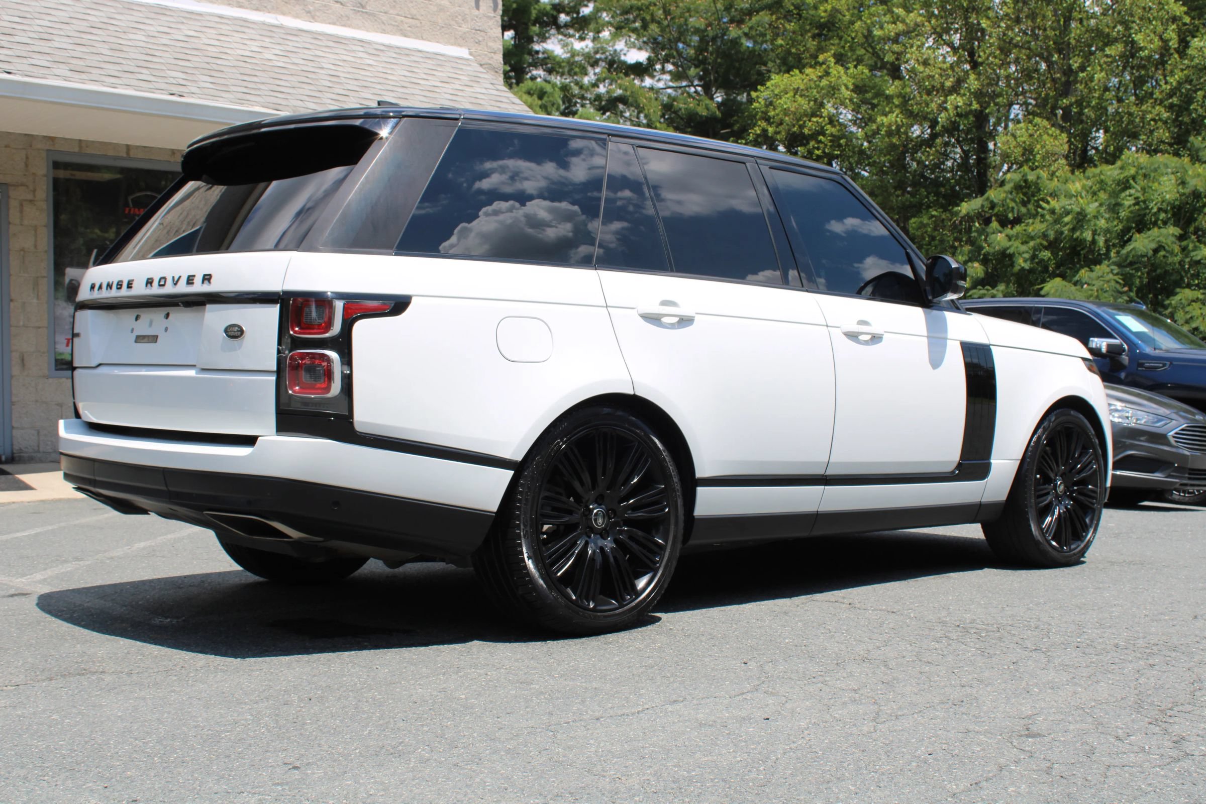 Used 2019 Land Rover Range Rover Supercharged AWD/4WD image 7