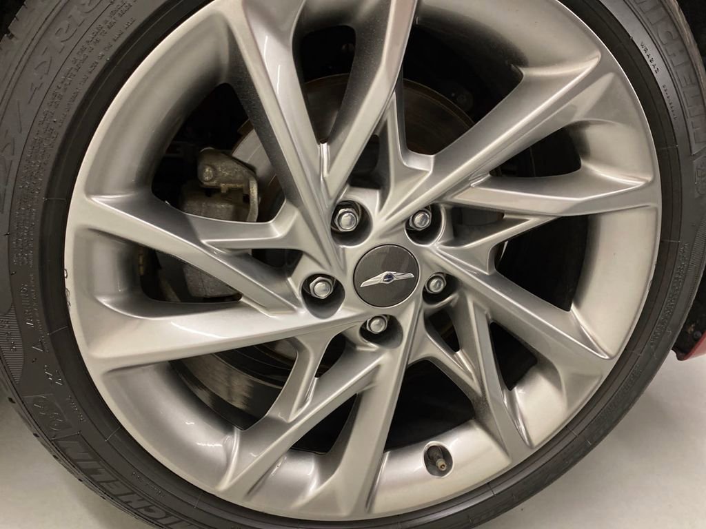 Used 2022 Genesis G70 2.0T image 25
