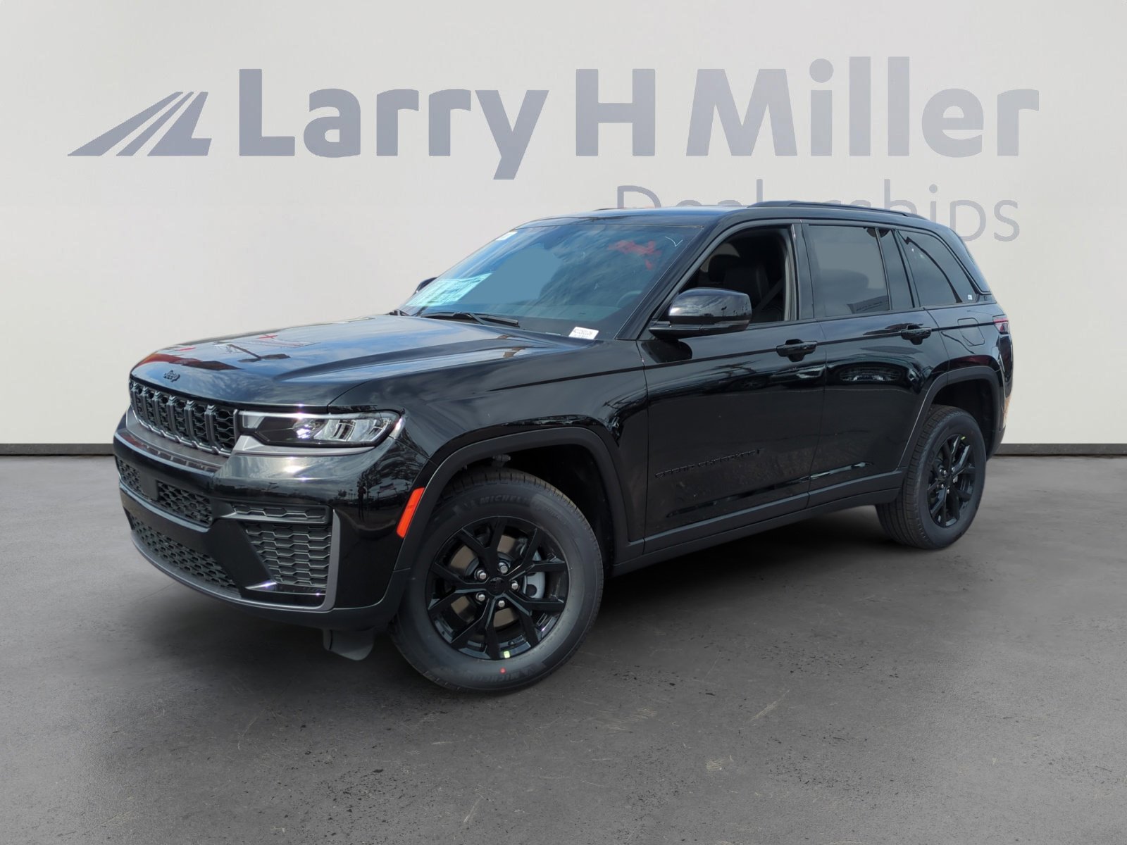 New 2026 Jeep Grand Cherokee Altitude AWD/4WD image 1