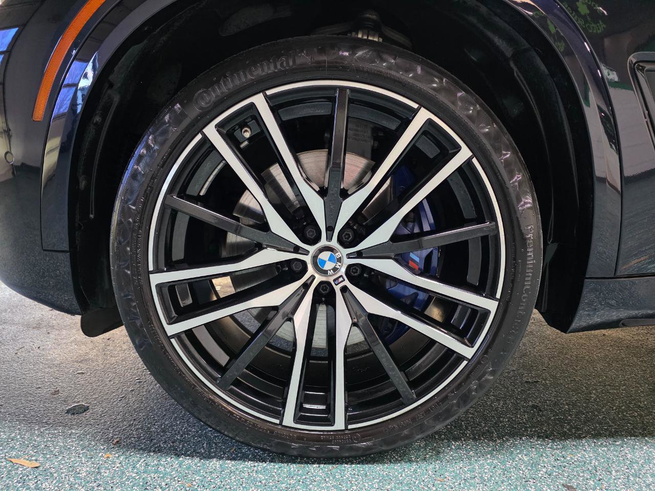 Used 2019 BMW X5 xDrive50i w/ M Sport Package image 12