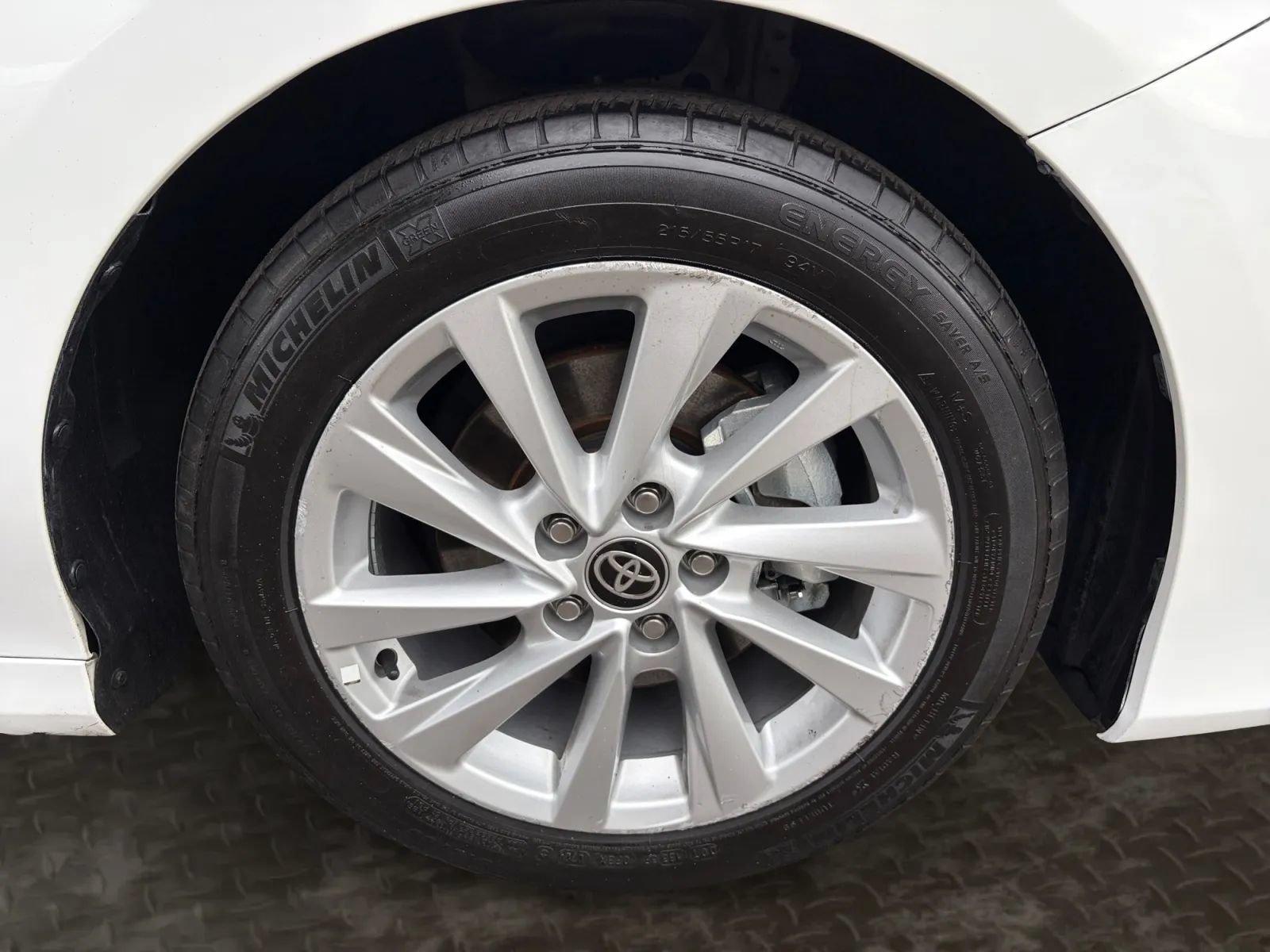 Used 2024 Toyota Camry LE AWD/4WD image 33