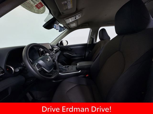 Used 2023 Toyota Highlander L image 6