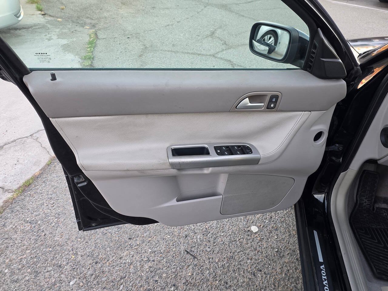 Used 2005 Volvo V50 T5 FWD image 20