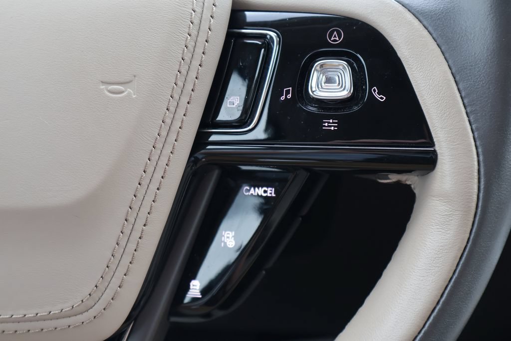 Used 2023 Lincoln Aviator Reserve w/ Equipment Group 201A AWD/4WD image 7