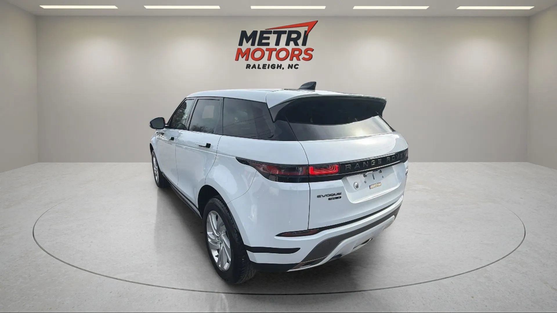 Used 2020 Land Rover Range Rover Evoque R-Dynamic S image 5