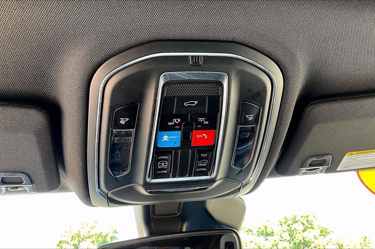 Used 2023 Jeep Grand Cherokee L Laredo AWD/4WD image 16