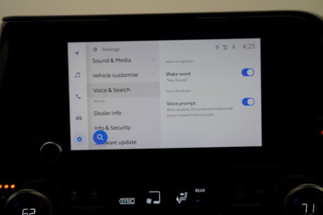 Used 2023 Toyota Highlander XLE image 50