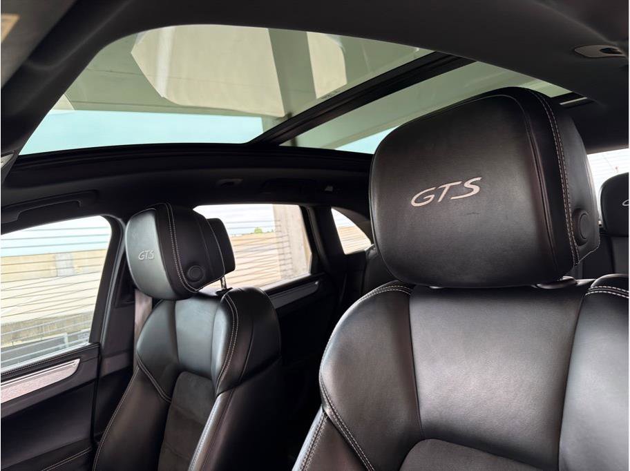 Used 2018 Porsche Macan GTS AWD/4WD image 26