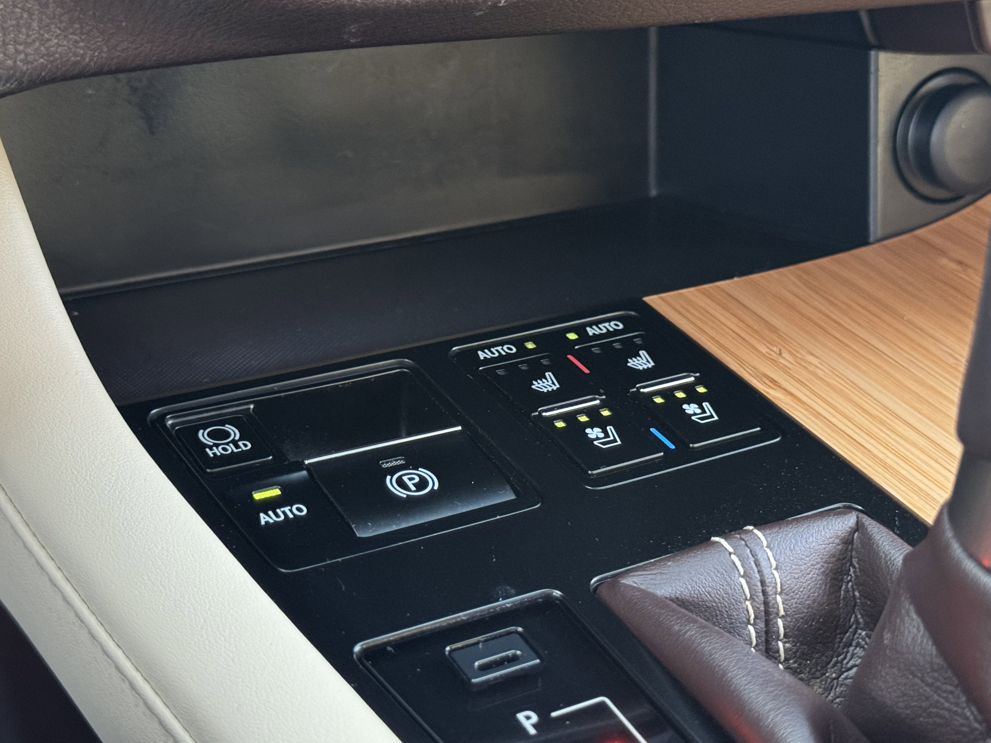 Used 2018 Lexus RX 350L image 26