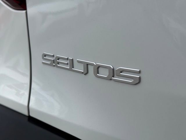 Certified 2025 Kia Seltos S FWD image 10