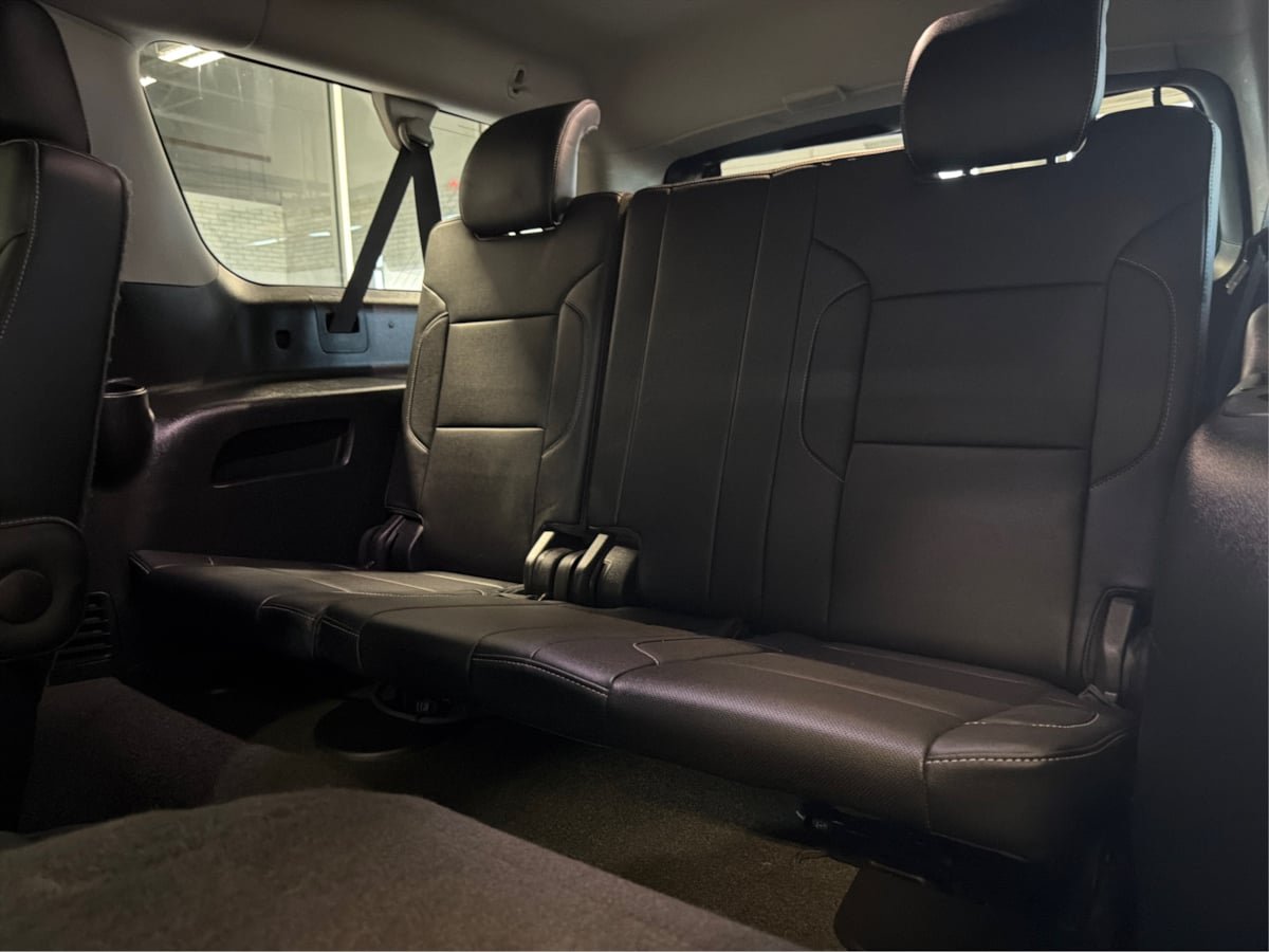 Used 2018 Chevrolet Suburban Premier AWD/4WD image 32