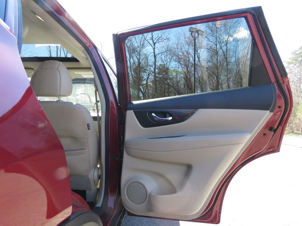 Used 2016 Nissan Rogue SL w/ SL Premium Package AWD/4WD image 15