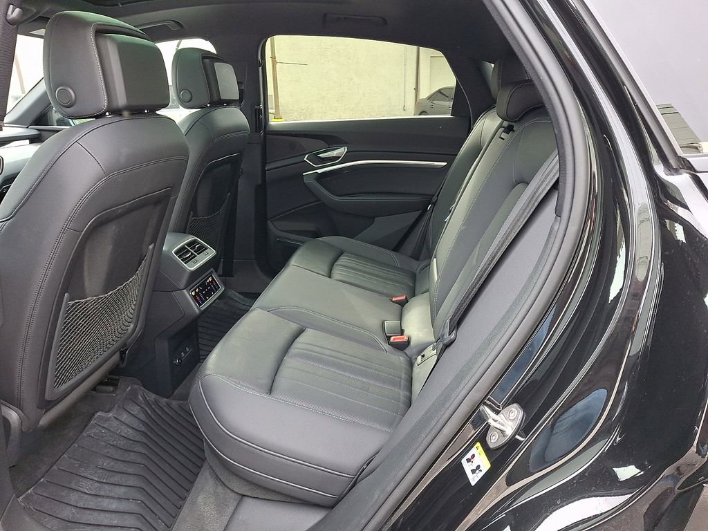 Used 2023 Audi e-tron Premium Plus w/ Premium Plus Package image 10