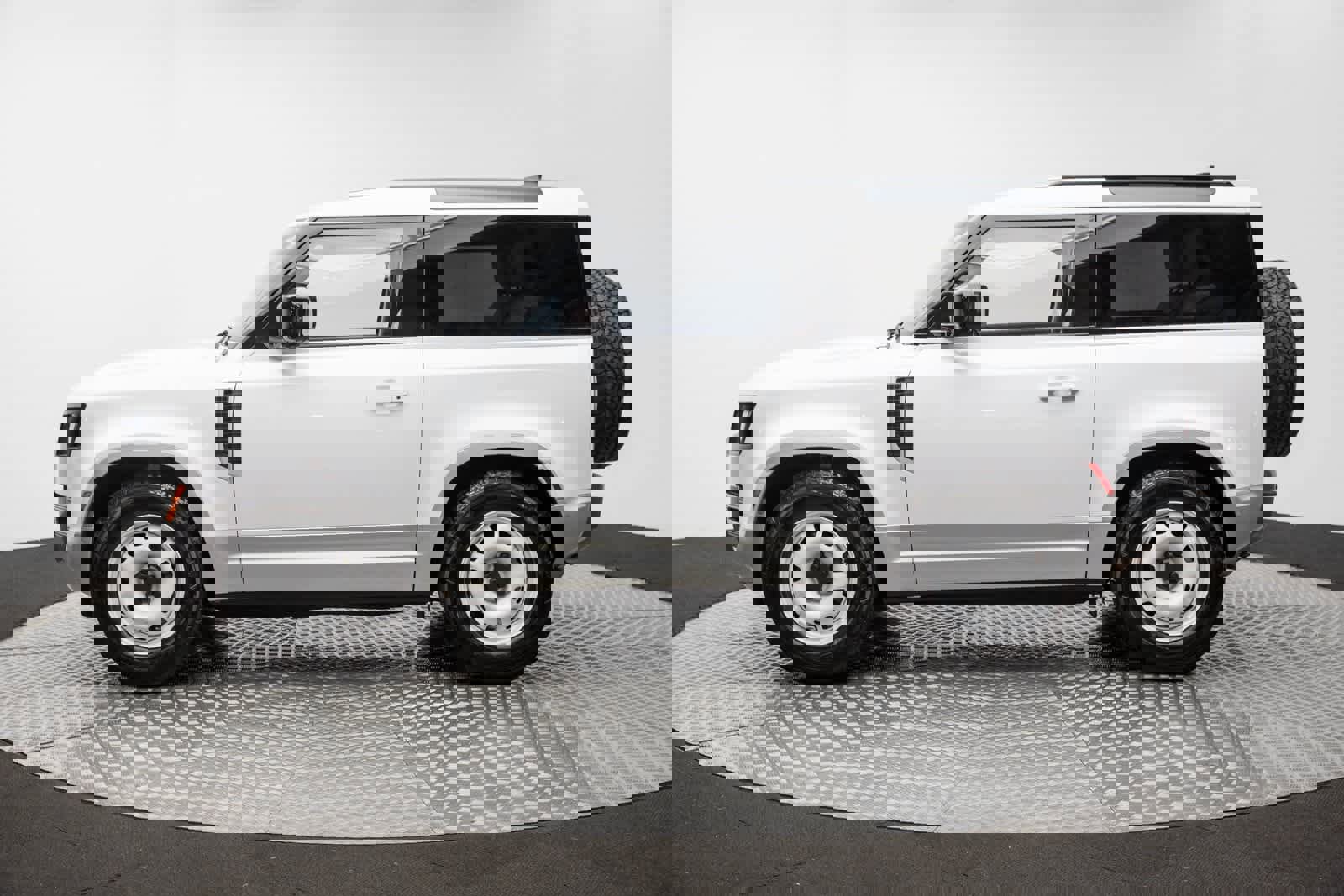 Used 2023 Land Rover Defender 90 S image 3