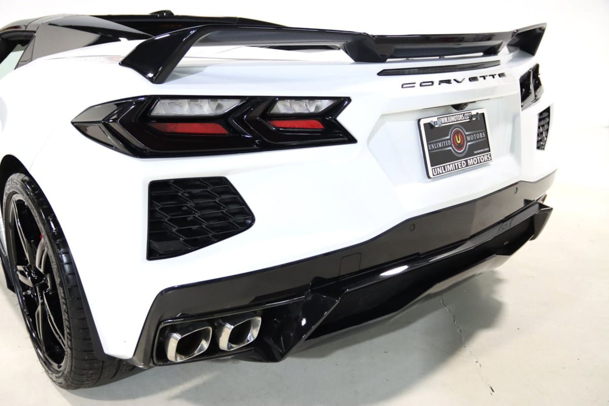Used 2024 Chevrolet Corvette Stingray Premium Conv w/ Z51 Performance Package RWD image 12